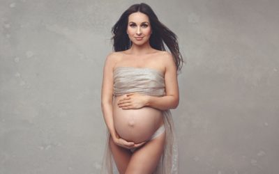 Celebrating Family by Including Loved Ones in Your Maternity Photoshoot